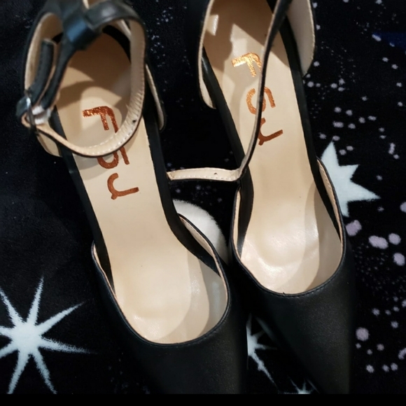 Womens 👠 size 5 - Picture 1 of 4